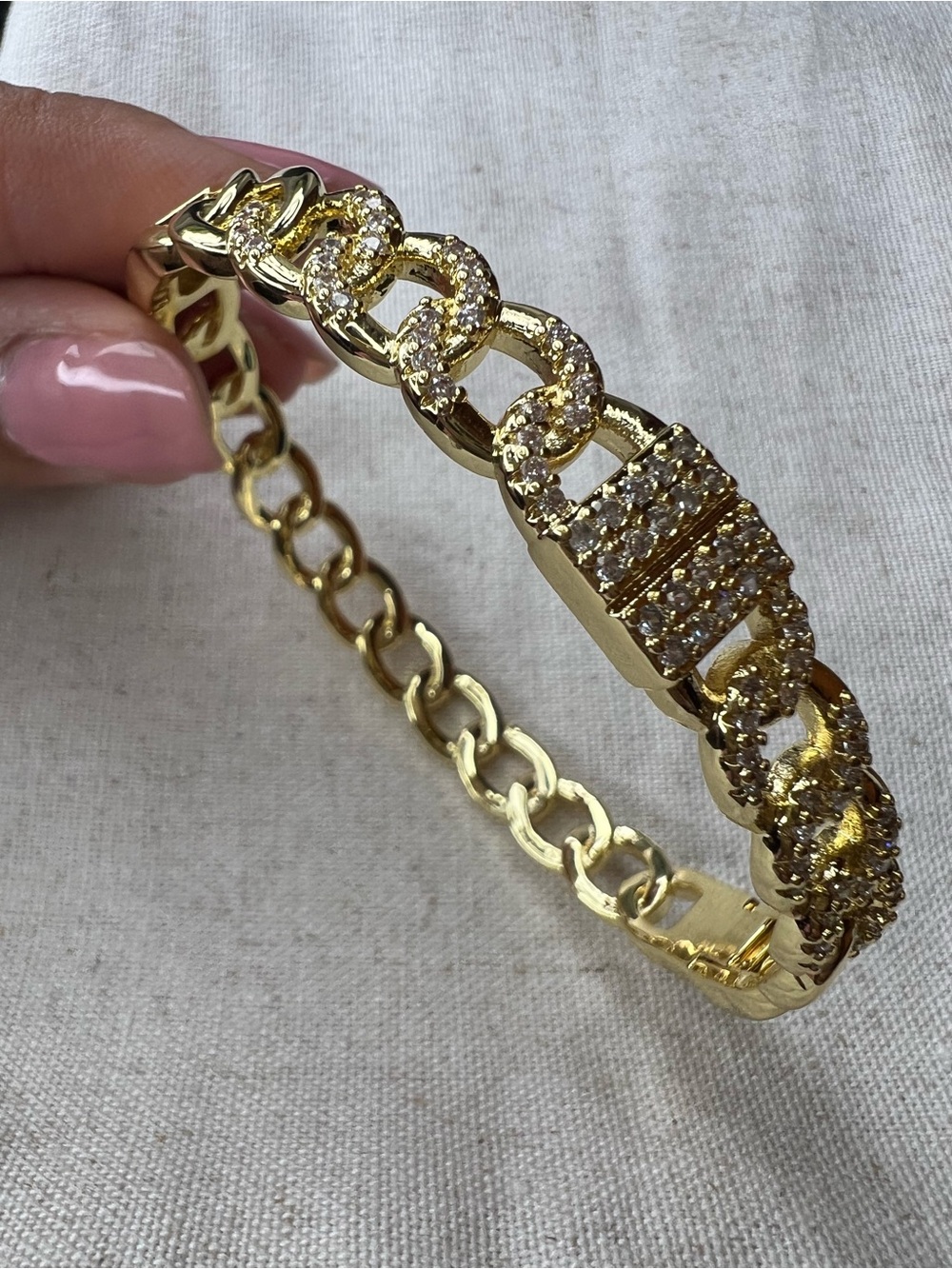 Oval Gold Crystal Pave Chain-Link Bangle NWOT